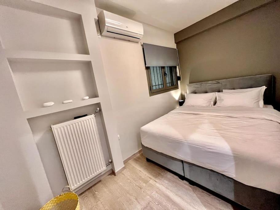 Lovely 1-Bedroom 2 Minutes From Beach Athen Exterior foto